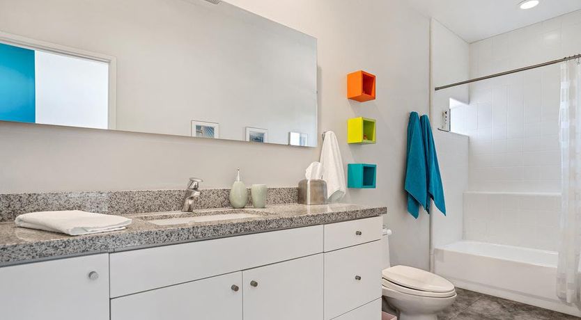 Photo of Made You Look