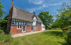 Photo of thatched-cottage-3