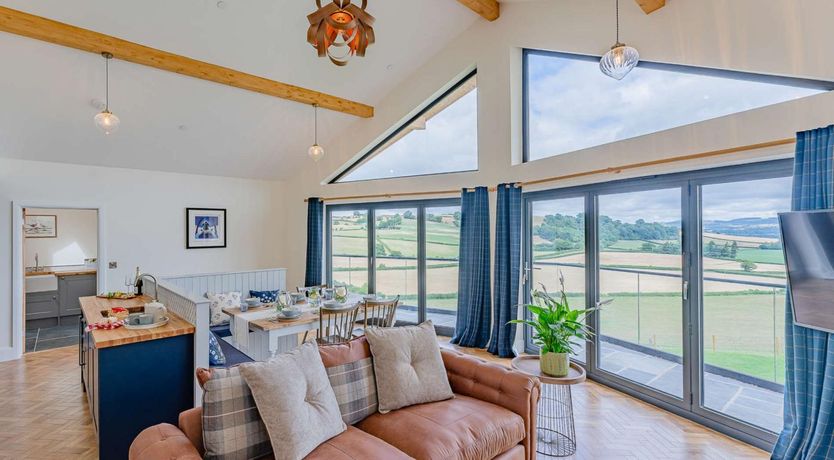 Photo of 3 Bed in Montgomery