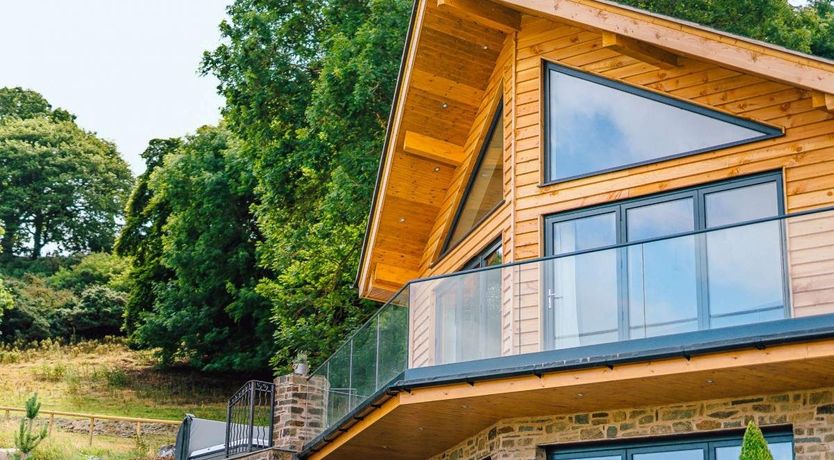 Photo of 3 Bed in Llandyssil