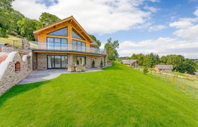 Photo of log-cabin-in-mid-wales-22