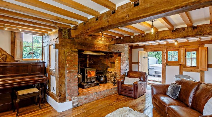 Photo of 2 Bed in Newtown