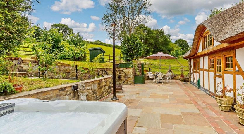 Photo of 2 Bed in Mochdre