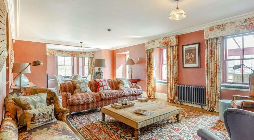 Photo of 6 Bed in Dalnaspidal