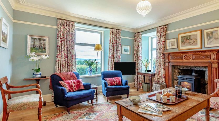 Photo of 4 Bed in Huntly