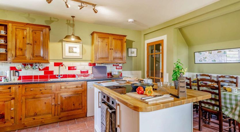 Photo of 4 Bed in Huntly