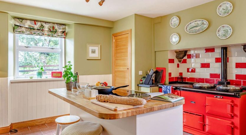 Photo of 4 Bed in Kinnoir