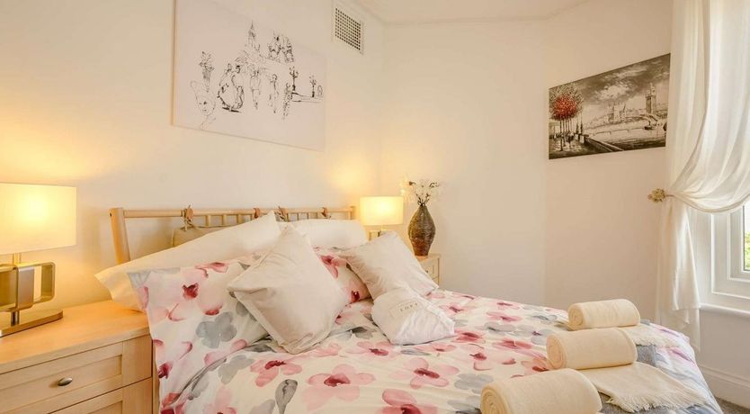 Photo of 2 Bed in Eastbourne