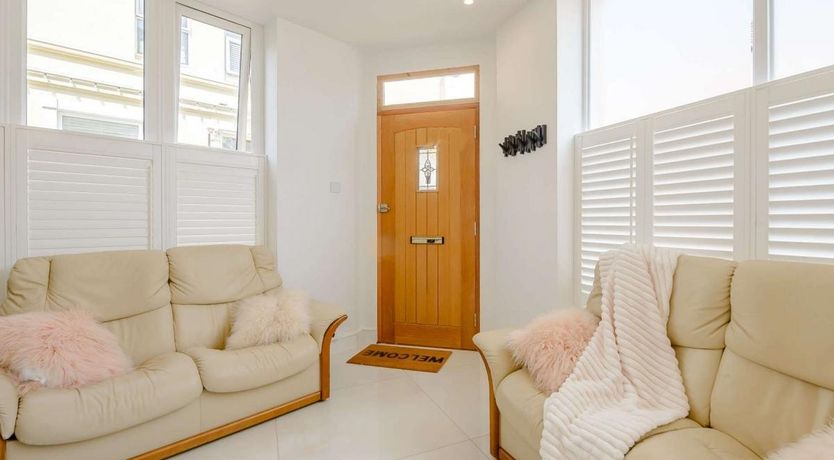 Photo of 2 Bed in Eastbourne