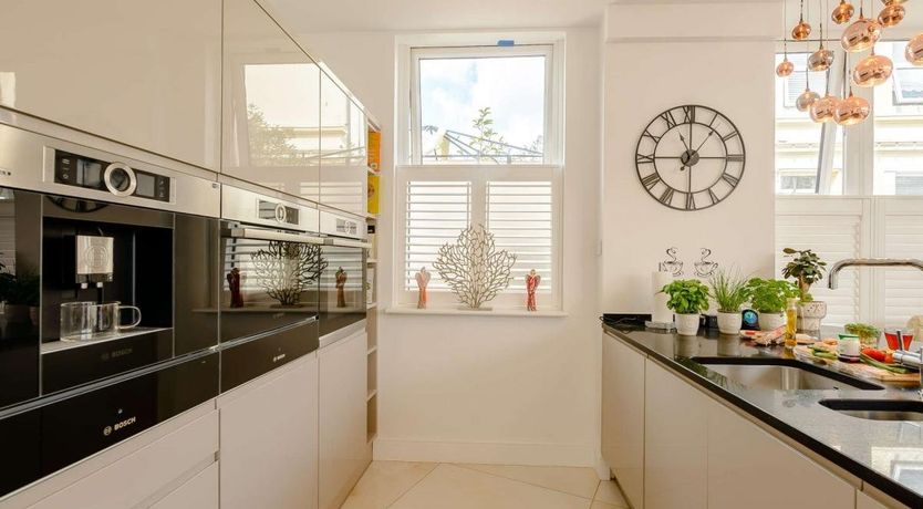 Photo of 2 Bed in Eastbourne