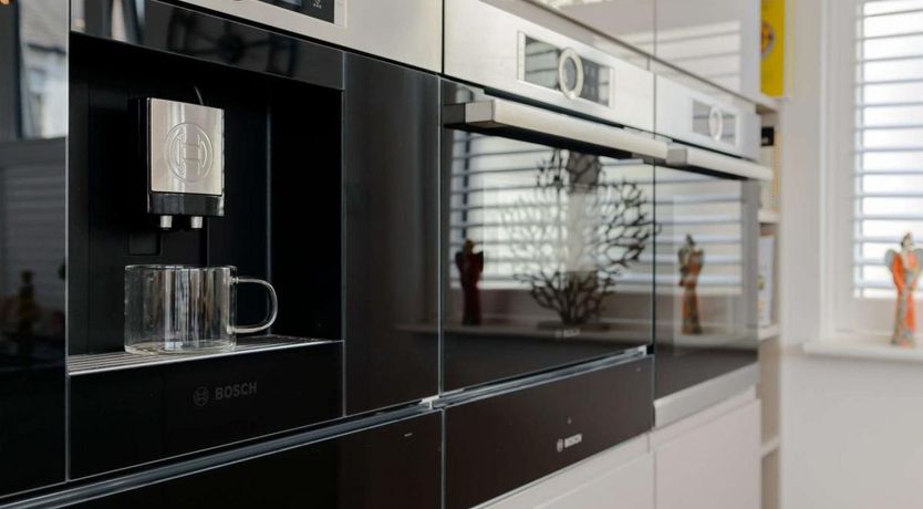 Photo of 2 Bed in Eastbourne