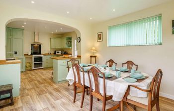 in The Green (88586) Holiday Cottage