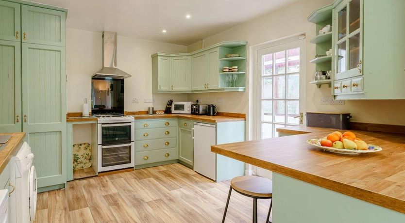 Photo of 3 Bed in The Green