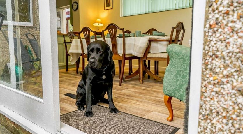 Photo of 3 Bed in The Green