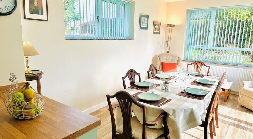 Photo of 3 Bed in The Green