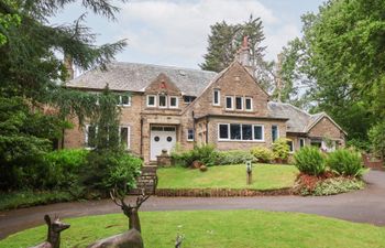 Raincliffe Manor Holiday Cottage