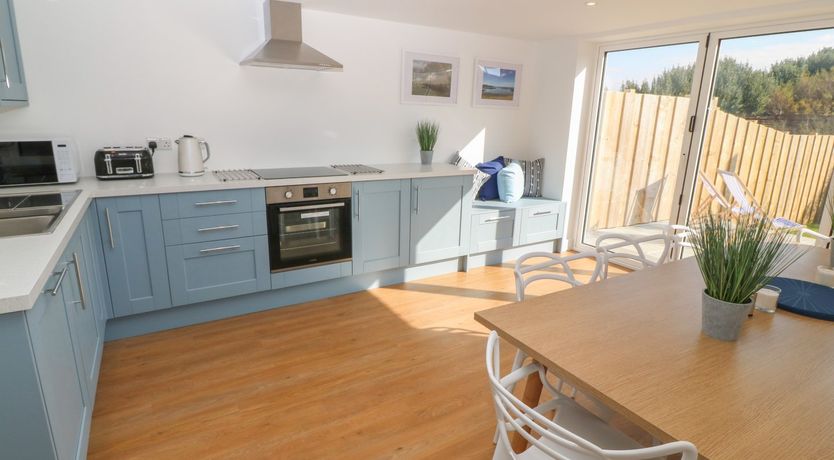 Photo of 3 Lon Y Dryw