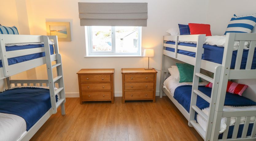 Photo of 3 Lon Y Dryw