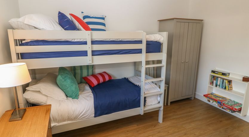 Photo of 3 Lon Y Dryw