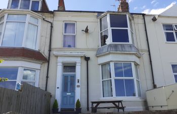 Sea Front Apartment Apartment