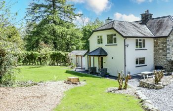 Coed Derw Isaf Holiday Cottage