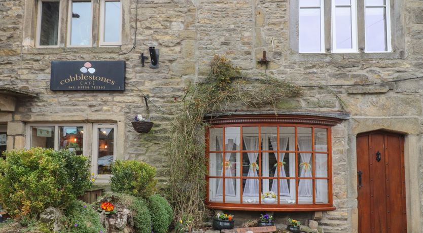 Photo of 2 The Square