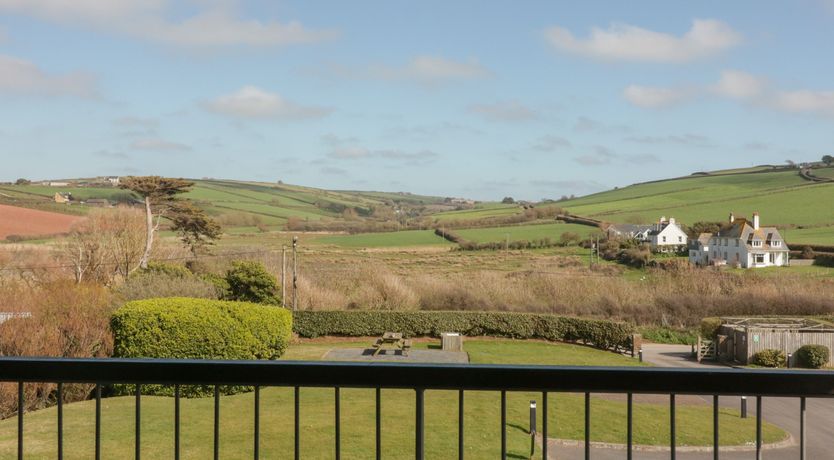 Photo of 10 Oceans Edge