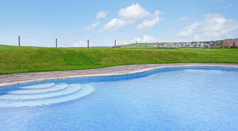 Photo of 10 Oceans Edge