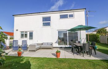 Beach Reach Holiday Home