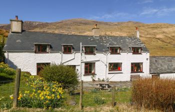 Cwm Holiday Cottage