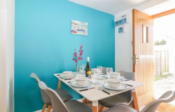 Broadsands Holiday Cottage