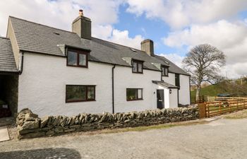 Orsedd Wen Farmhouse Holiday Cottage