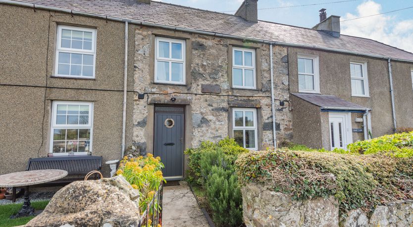 Photo of 2 Sea View Cottage