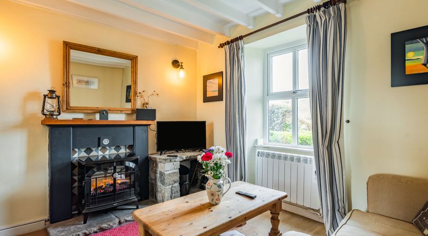Photo of 2 Sea View Cottage