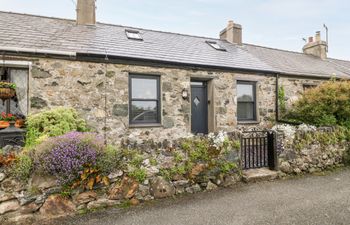 2 Rhoslyn Holiday Cottage