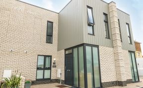 Photo of 9 Breakwater Way