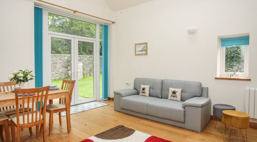 Photo of Lleyn Cottage (The Hive)