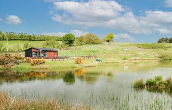 Llyn Cae Ty Nant Fishery Holiday Let Holiday Cottage