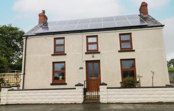 Brynawel Holiday Cottage