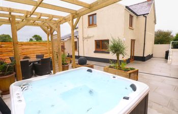 Brynawel Holiday Cottage