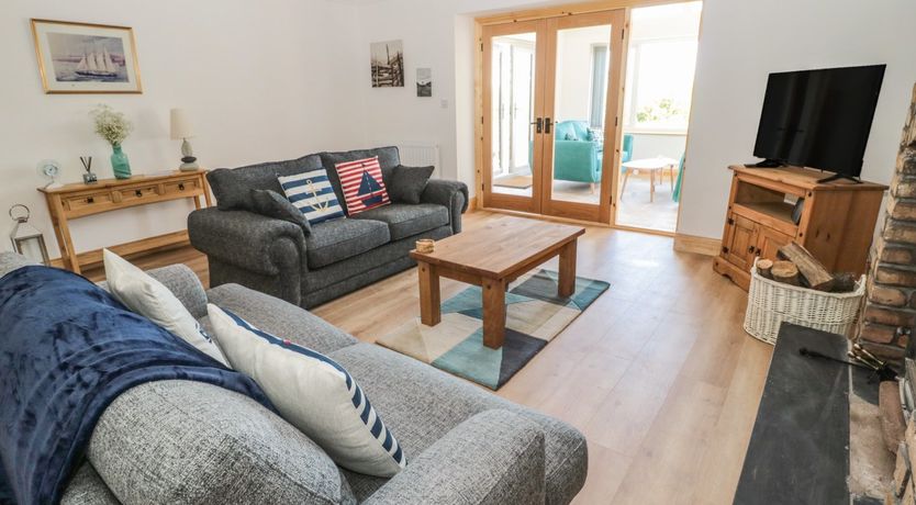 Photo of 24 Hauxley Links