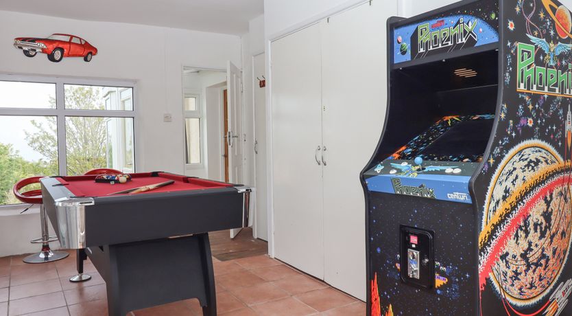 Photo of Flat 2 Channel View