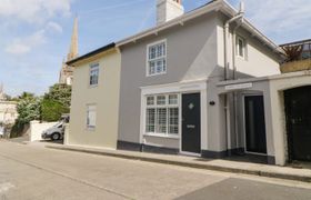 Harbour Reach Holiday Cottage