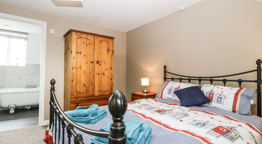 Photo of 8A Rosewood Avenue