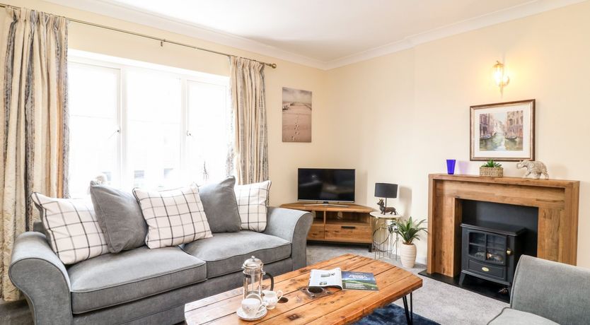 Photo of 2 Chapelstones