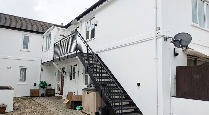 Photo of 2 Chapelstones