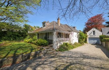 Sandy Lodge Rock Holiday Cottage