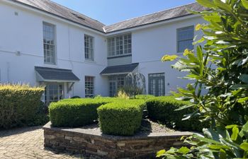 2 The Manor House, Hillfield Village Villa