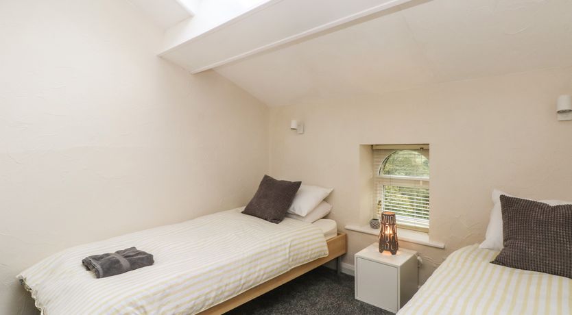 Photo of Bronte Barn