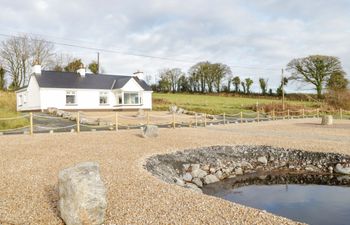The Water's Edge Holiday Cottage